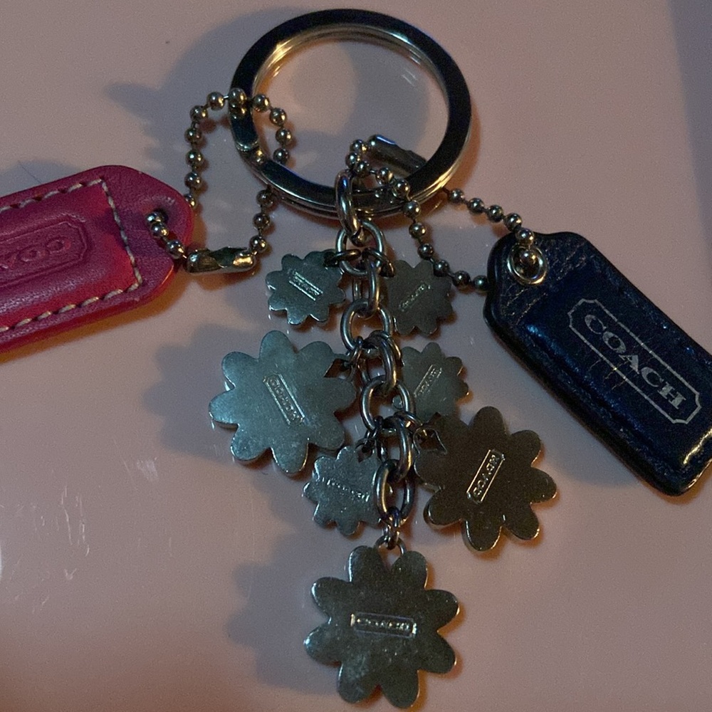 Coach Swarovski Crystal Floral Bag Key Ring AND 2 hang tags - Picture 3 of 5